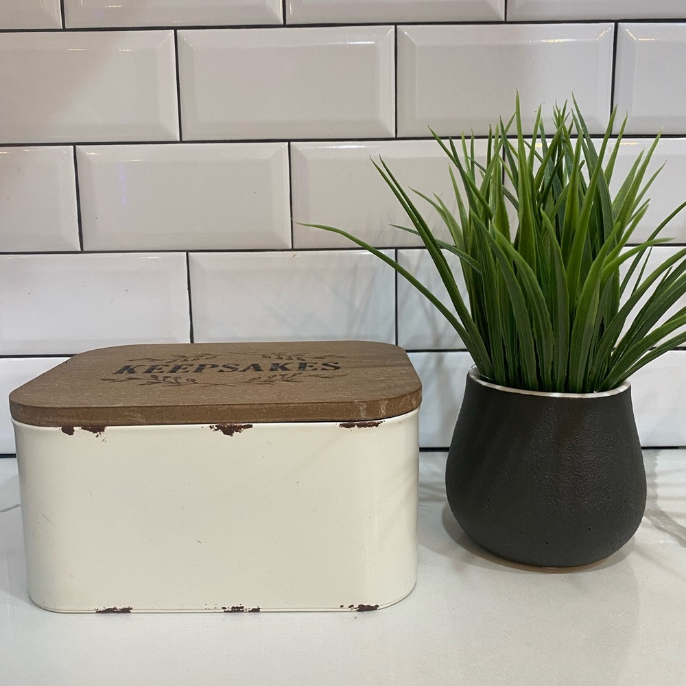FARMHOUSE Keepsake Box